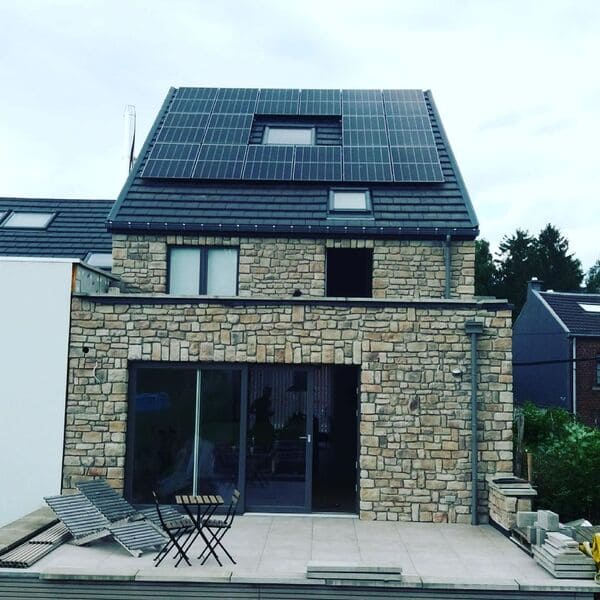 Placement de panneaux photovoltaïques à Berneau, Liège