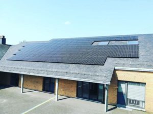 Panneaux photovoltaïques installés sur l'école communale de Jalhay